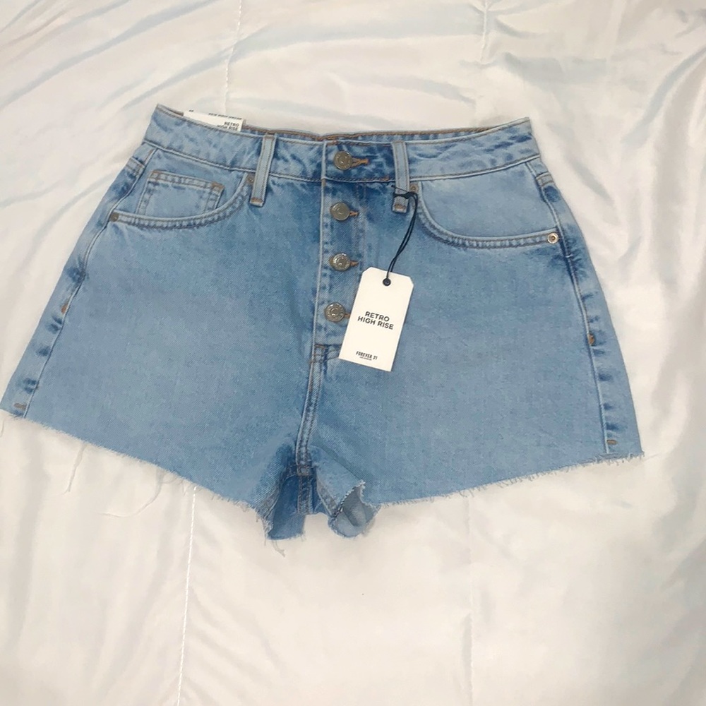 Forever 21 Shorts Size 27  Color light wash